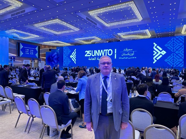 Solana en la asamblea de la OMT donde presentó el código ético